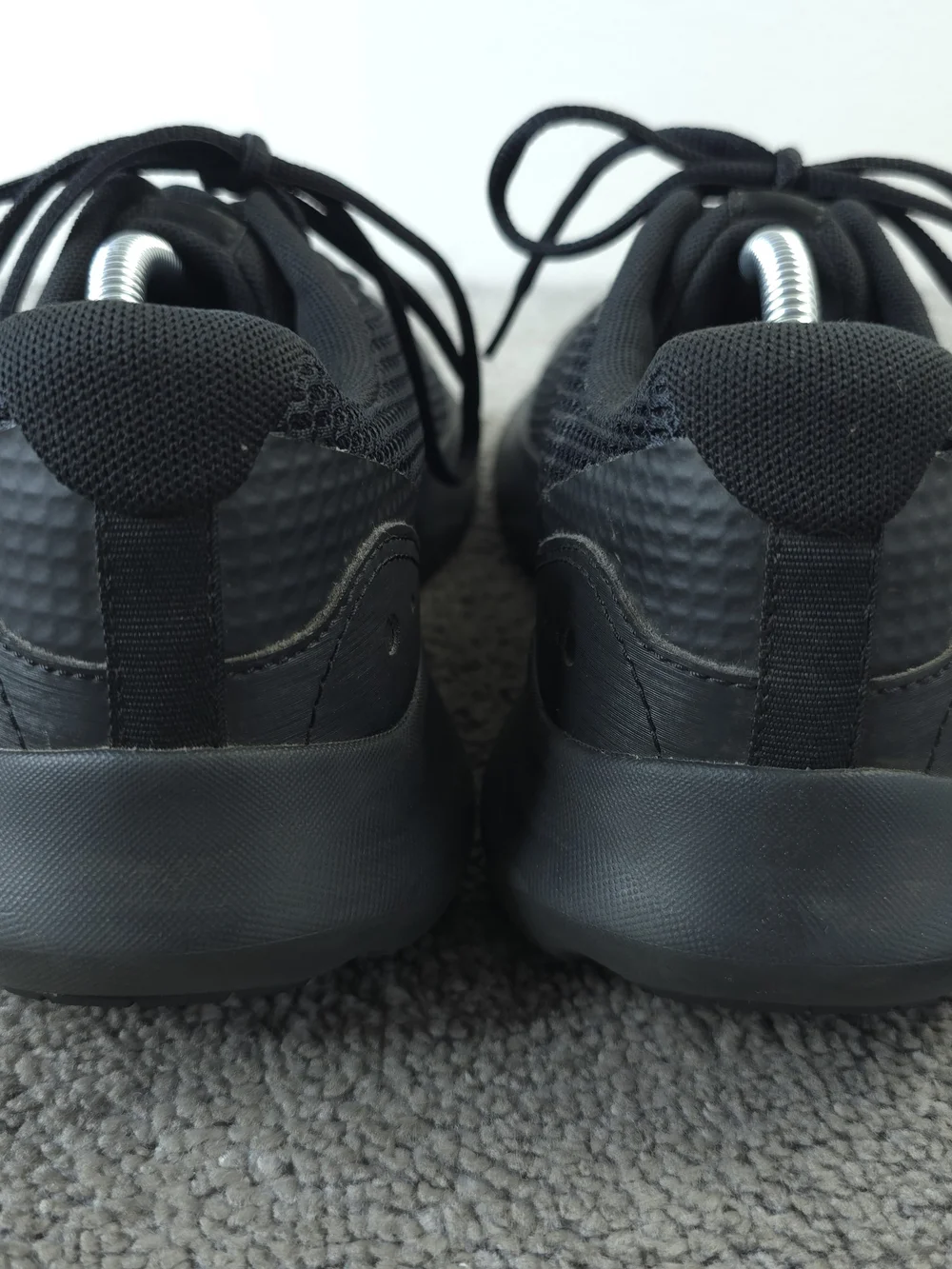 Under Armour Surge 3 Mens Size 11 Running Shoes 3024883-002 Black Low Top